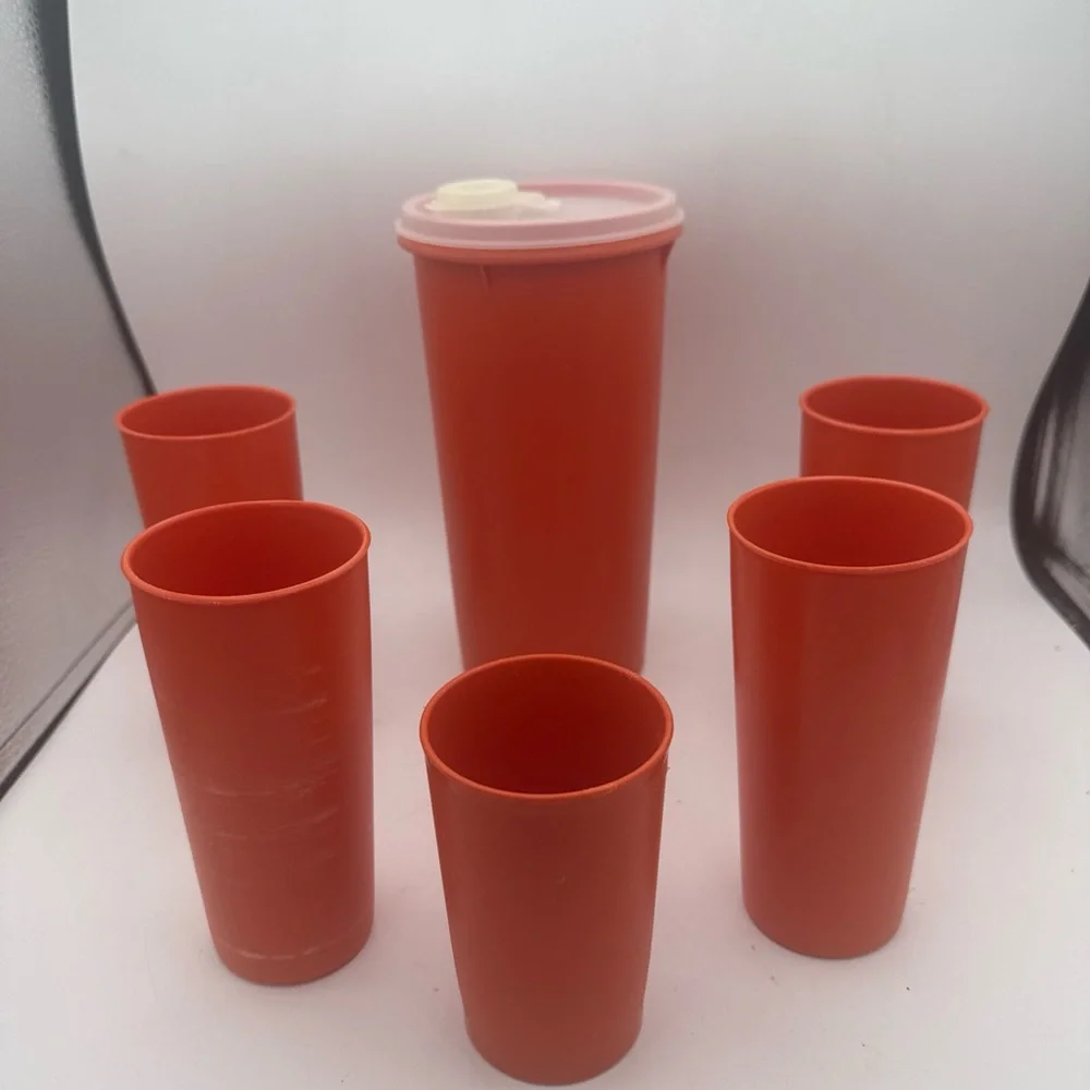 VTG Tupperware Harvest Orange Beverage Container And 5 stackable Tumblers Cups